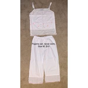 Lacey Floral White Pajama Set Never Worn